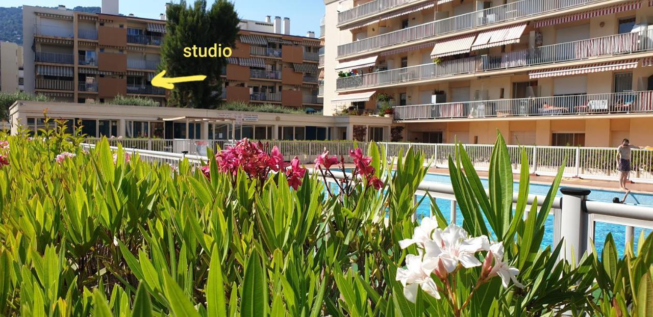 Ferienwohnung Les Caroubiers Roquebrune-Cap-Martin Exterior foto